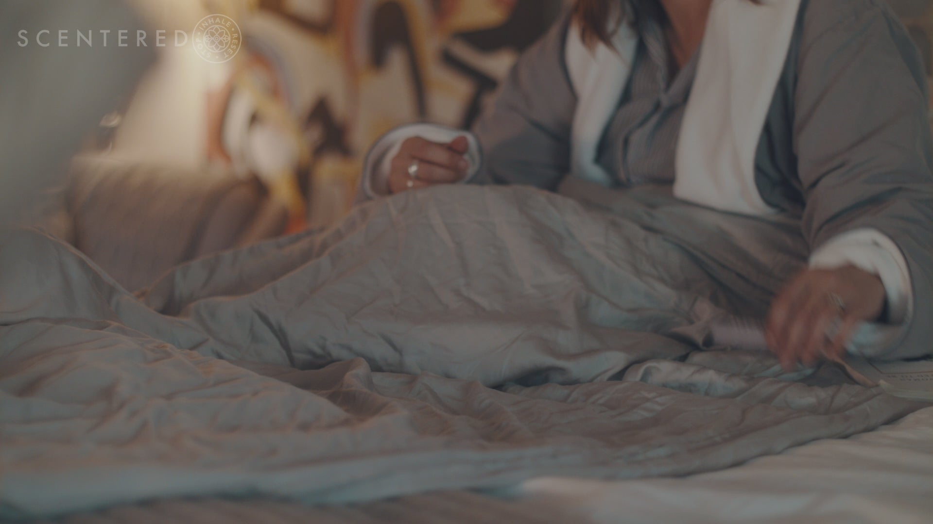 Apply Sleep Well Balm each night to relax your body, quiet your mind, and drift off into restorative, peaceful sleep.