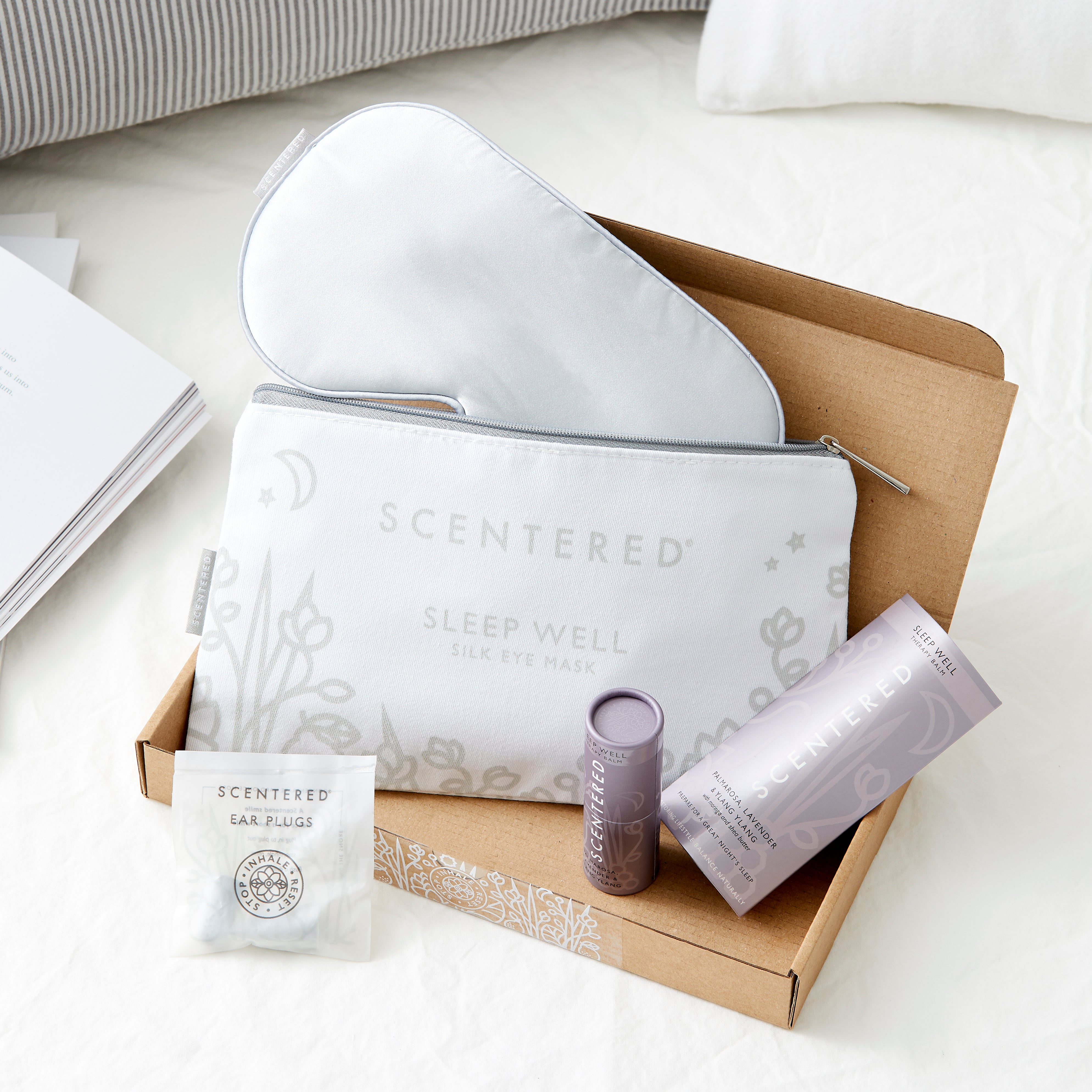 Enhance your bedtime ritual with the Sleep Essentials Set, perfect for blocking light, reducing noise, and promoting relaxation. Premium silk eye mask with an adjustable strap to block out unwanted light and support your body’s natural biological clock.