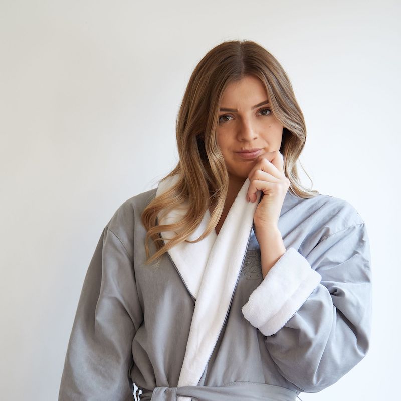 Self Care Recovery Set includes a silk silver eye mask, gentle on your skin, perfect for a restful night’s sleep. Snuggle up in the luxury spa bathrobe from the Self Care Recovery Set, designed for ultimate comfort and self-care.