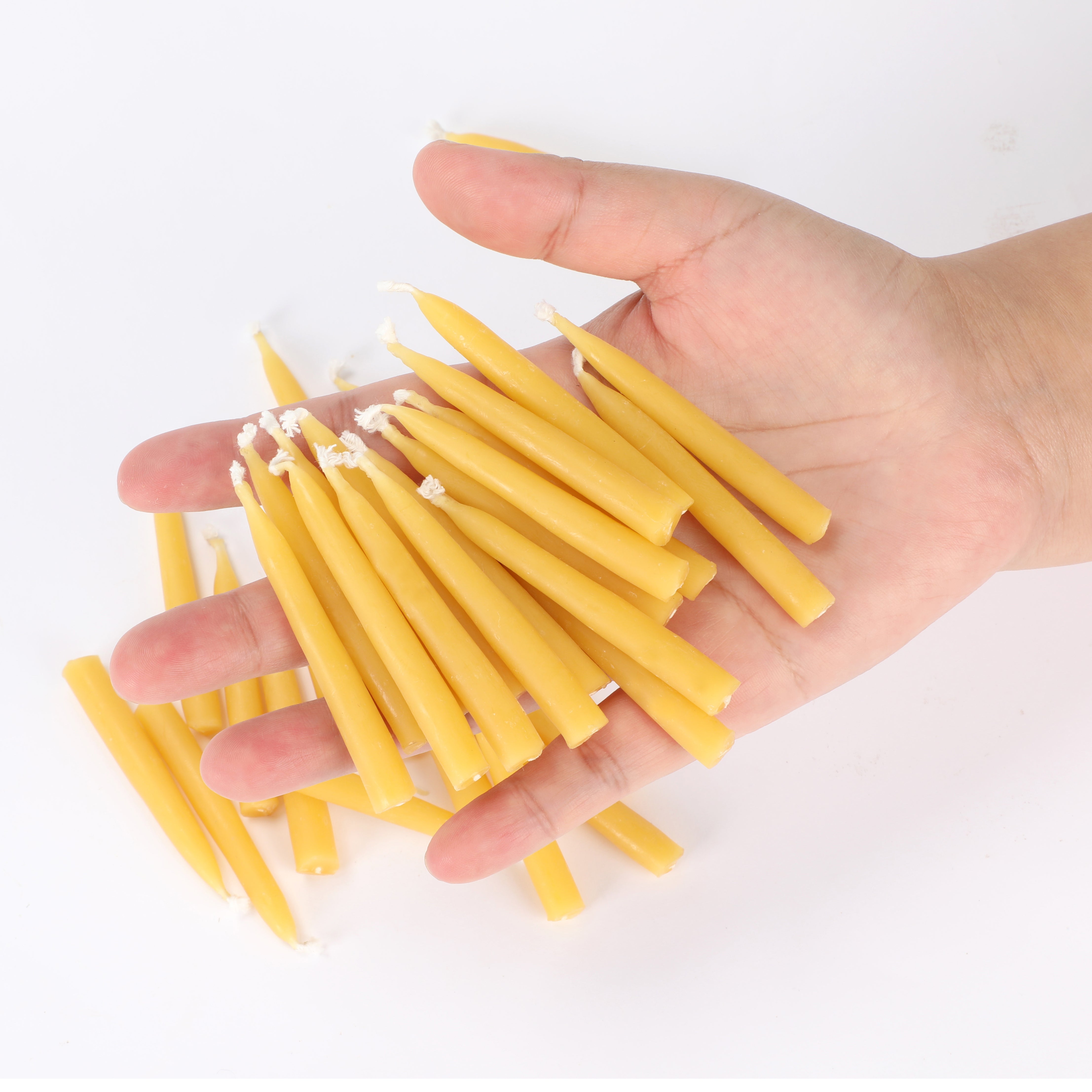 Sustainable Beeswax candles with a clean burn and honey aroma, ideal for meditation and mindfulness.